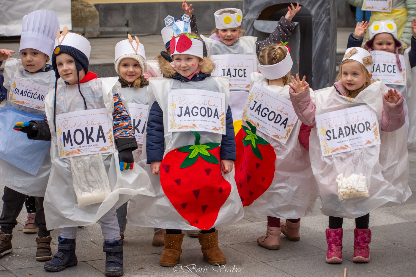 REČIŠKI SLAŠČIČARJI NA PUSTNI POVORKI V LAŠKEM