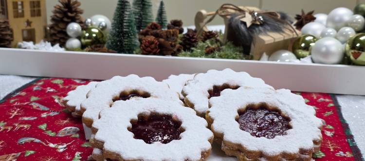 VABLJENI NA PRAZNIČNO DELAVNICO V LAŠKI HIŠI